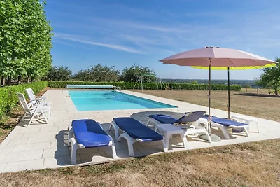 Confortevole casa vacanze con piscina