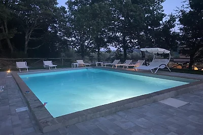 Ferienhaus mit 8 Schlafzimmern und Pool,...