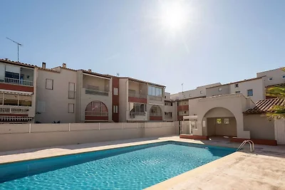 Zonnig appartement in Agde met gedeeld...