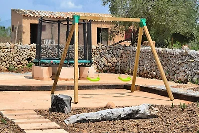 Haus in Llubi mit Pool und Garten