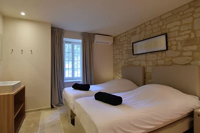 Stilvolle Wohnung mit Schwimmbad