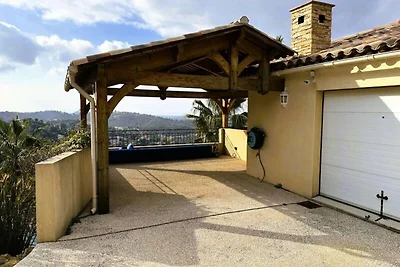 Villa in Valcros mit Pool und Meerblick