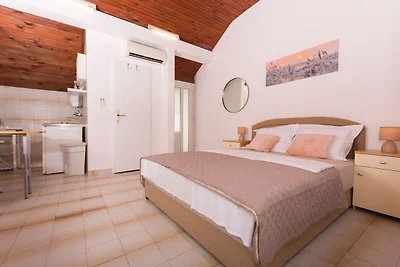 Casa vacanze caratteristica a Mastrinka con...