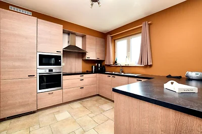 Ferienhaus in Hastiטre mit Terrasse