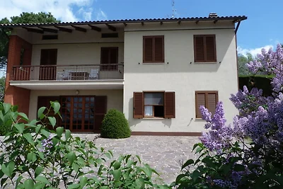 Caratteristica casa vacanze a Magione con...