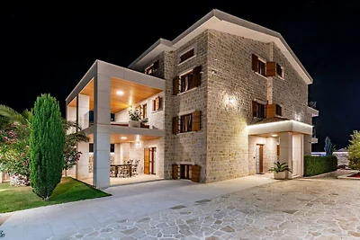Villa a Polača con piscina