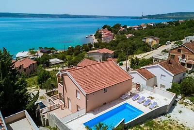 Geräumiges Ferienhaus in Maslenica