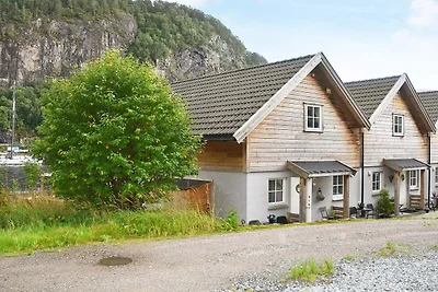 Kustsereniteit in Leirvik-By Traum