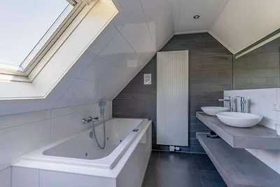 Charmante Villa in der Nähe von Meer und Wald