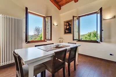 Elegante villa con piscina a Piandimeleto