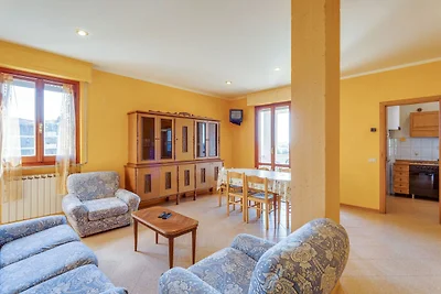 Elegante appartamento con piscina