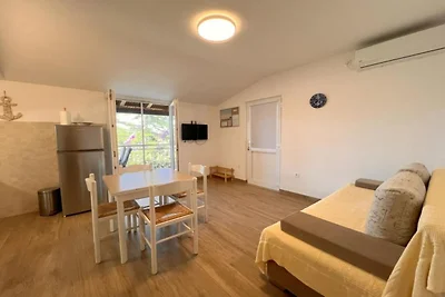 One bedroom apartment with sea view (4)