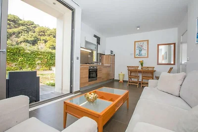 City Holiday Apartment - One Bedroom Apartmen...