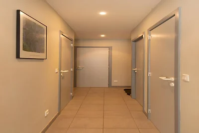Appartement met terras en zijdelings zeezicht