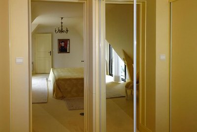 Villa mit Pool und Meerblick in Baden