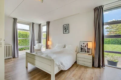 Bella casa per le vacanze a Zeewolde con...