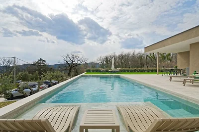 Villa in Buzet mit Sauna und Barbecue