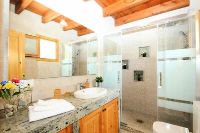 Villa in Muro met zwembad en prachtige tuin