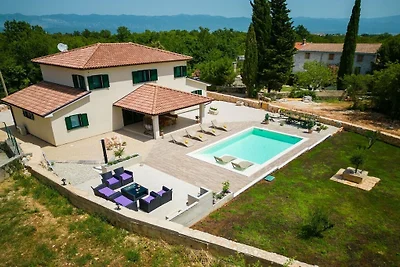 Green Pearl mit beheiztem Pool