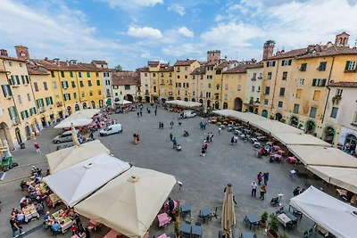Appartement in Lucca met Piazza Uitzicht