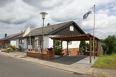 Ferienhaus mit Garten in Reil