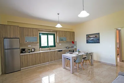 Huis bij Souda Strand met Zwembad