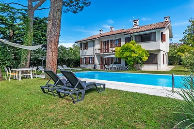 Großzügige Villa am Gardasee mit privatem Poo...