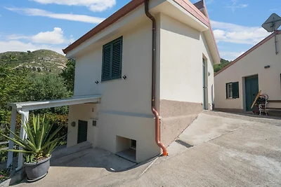 Moderno appartamento a Gasponi con piscina