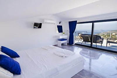 Villa in Kalkan mit Schwimmbecken