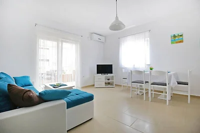 Apartments Kapetan - Comfort Studio Apartment...