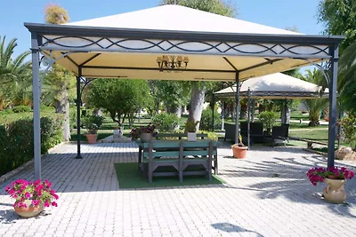 Appartamento con piscina in comune a pochi km...