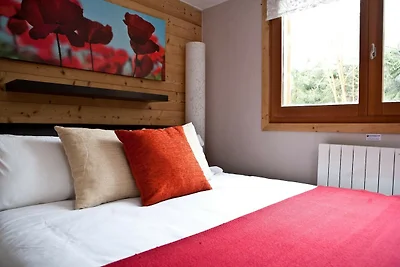 Chalet with Mont Blanc Views, Hot Tub & Separ...