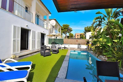 Villa in Playa de Muro met privézwembad