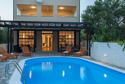 Villa in der Nähe von Zadar für 16 Gäste
