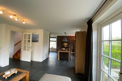 Comfortabele villa in Wieringer stijl, vlakbi...