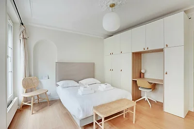 Authentische Wohnung - 3SZ/8P - Clignancourt