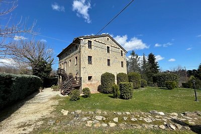 Geräumiges Ferienhaus in Amandola mit...