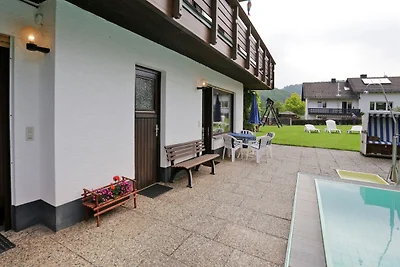Apartment in Armsfeld mit Pool