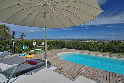 Cottage di lusso con piscina a Montelabbate