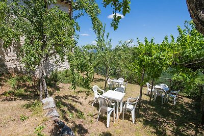 Casa vacanze tranquilla a Sellano con piscina