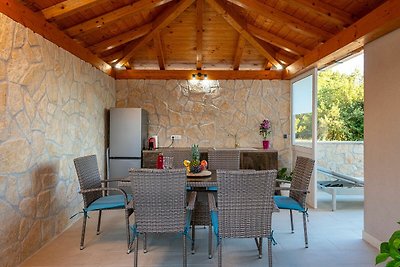 Geräumiges Haus mit Terrasse und Blick in die...