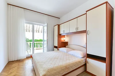Appartements im Haus Liveric, am Strand in...