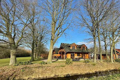 Villa mit Sauna und Whirlpool