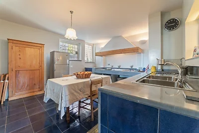 Aangenaam appartement in Pittari bij een bos