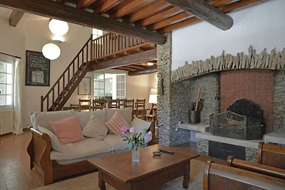 Üppige Villa in Beaucaire mit Swimmingpool