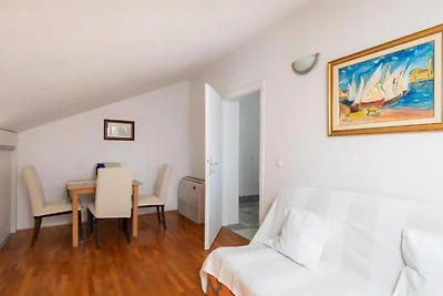 Seafront Six Bedroom Modern Villa with Pool...