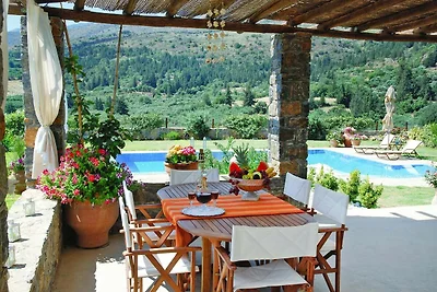 Haus mit Garten und Pool für alle