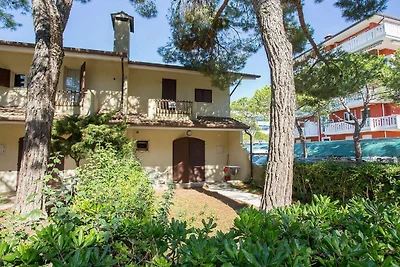 Leuke villa in Caorle met balkon