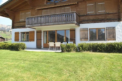 Vakantiehuis in Schönried met zwembad