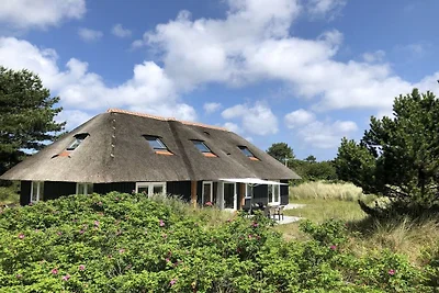 Ferienwohnung in Nes mit Schwimmbecken